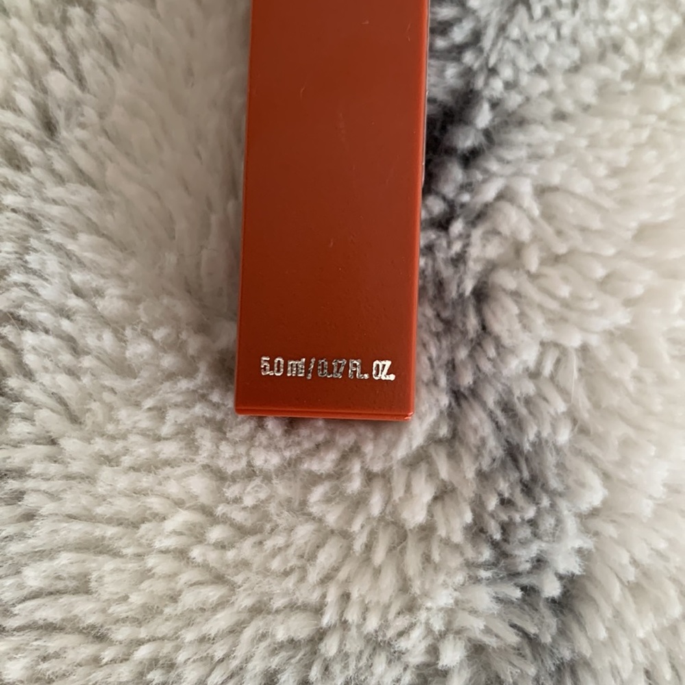 Maybelline NY Super Stay Matte Liquid Lipstick: Shade 135 Groundbreaker - Picture 2 of 6